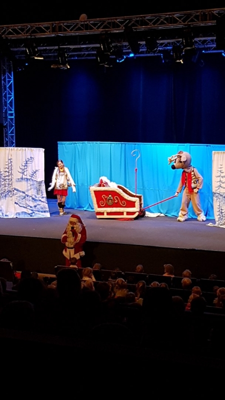 Wigilia Świętego Mikołaja 14.12.2018 - Elfy w teatrze scena NOT w Gdańsku